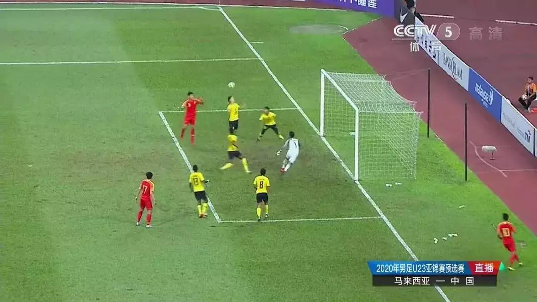 国足主场4-1击败新加坡队,国奥2比0胜国足