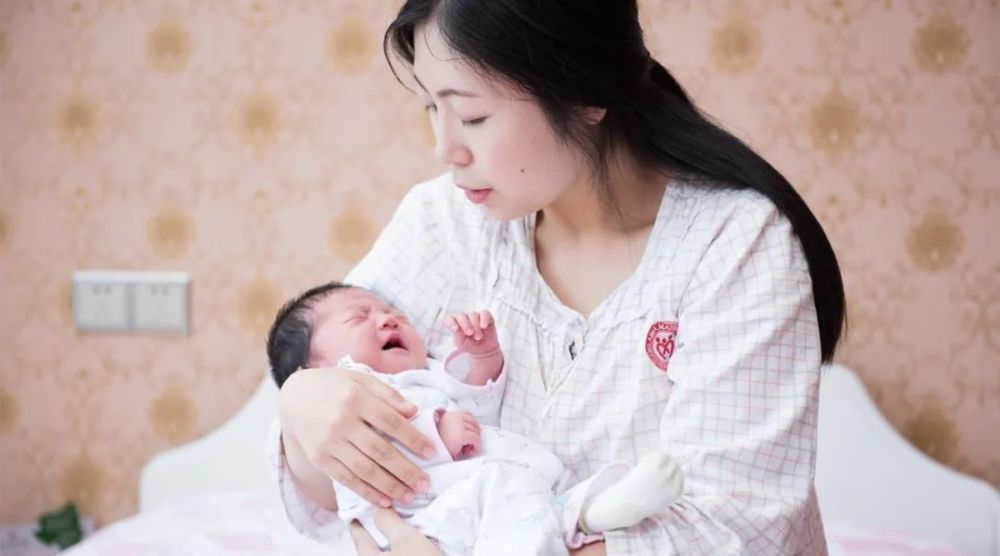 顺产宝妈产后两天中午吃什么好,顺产产后怎么护理