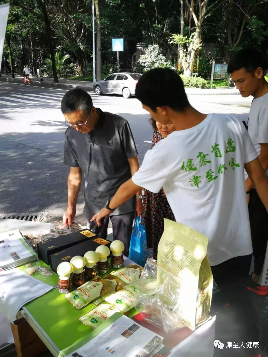 君奕龙地推活动圆满完成啦