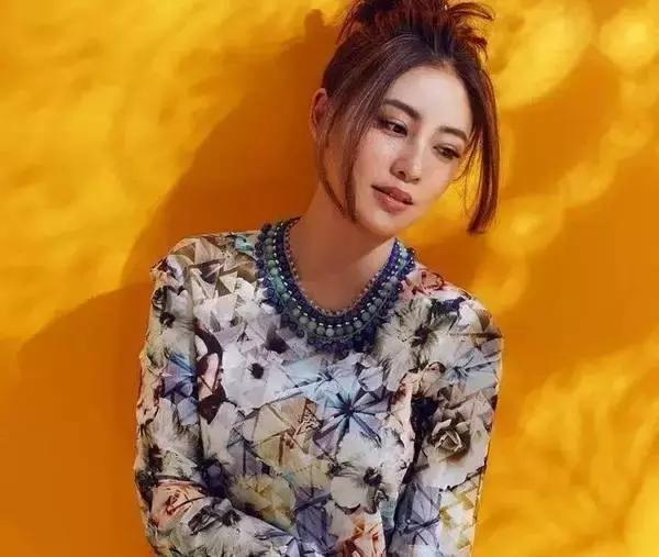 唇釉唇彩唇蜜口红唇膏的区别,教你怎么选口红色号