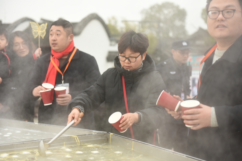 喂你吃颗鱼丸——湘湖冬日里最质朴的感动（尼康28-300）