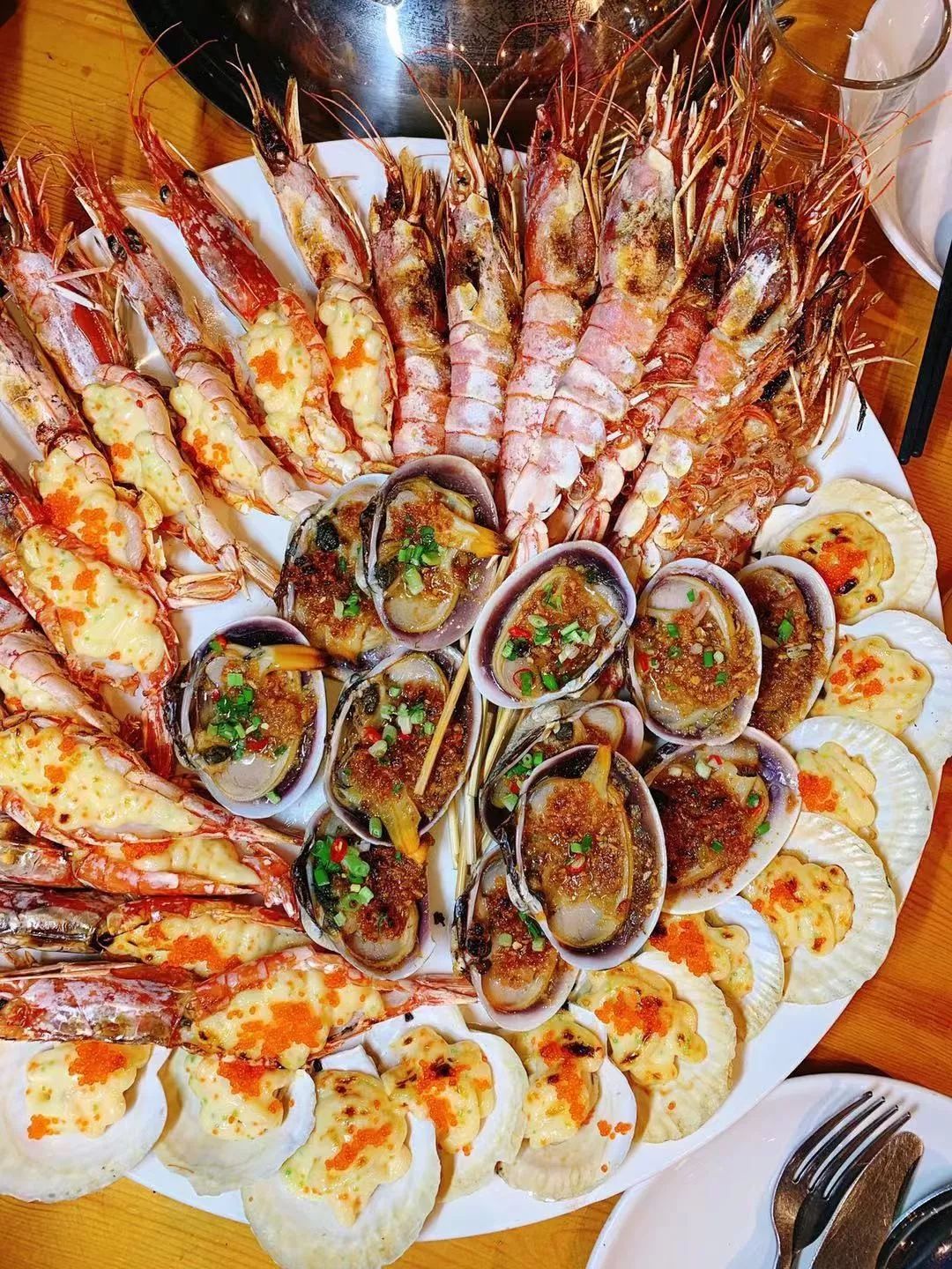 100块钱在长春能吃啥,在长春吃海鲜自助的视频