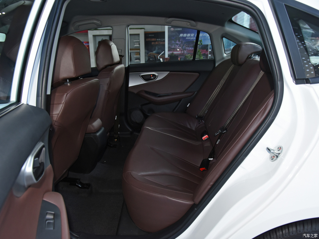 东南a5翼舞碰撞测试得几星,东南a5翼舞入门版试驾