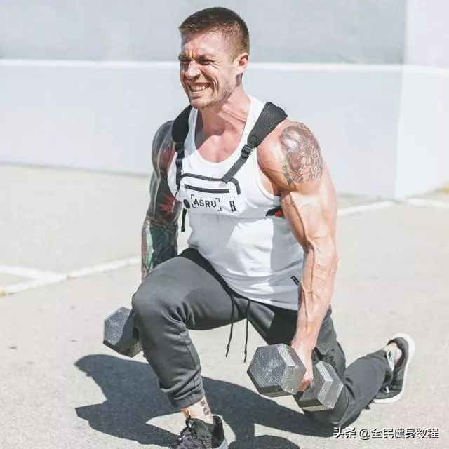 股四头肌是大腿的门面，3个技巧专注刺激，增加围度强壮下肢