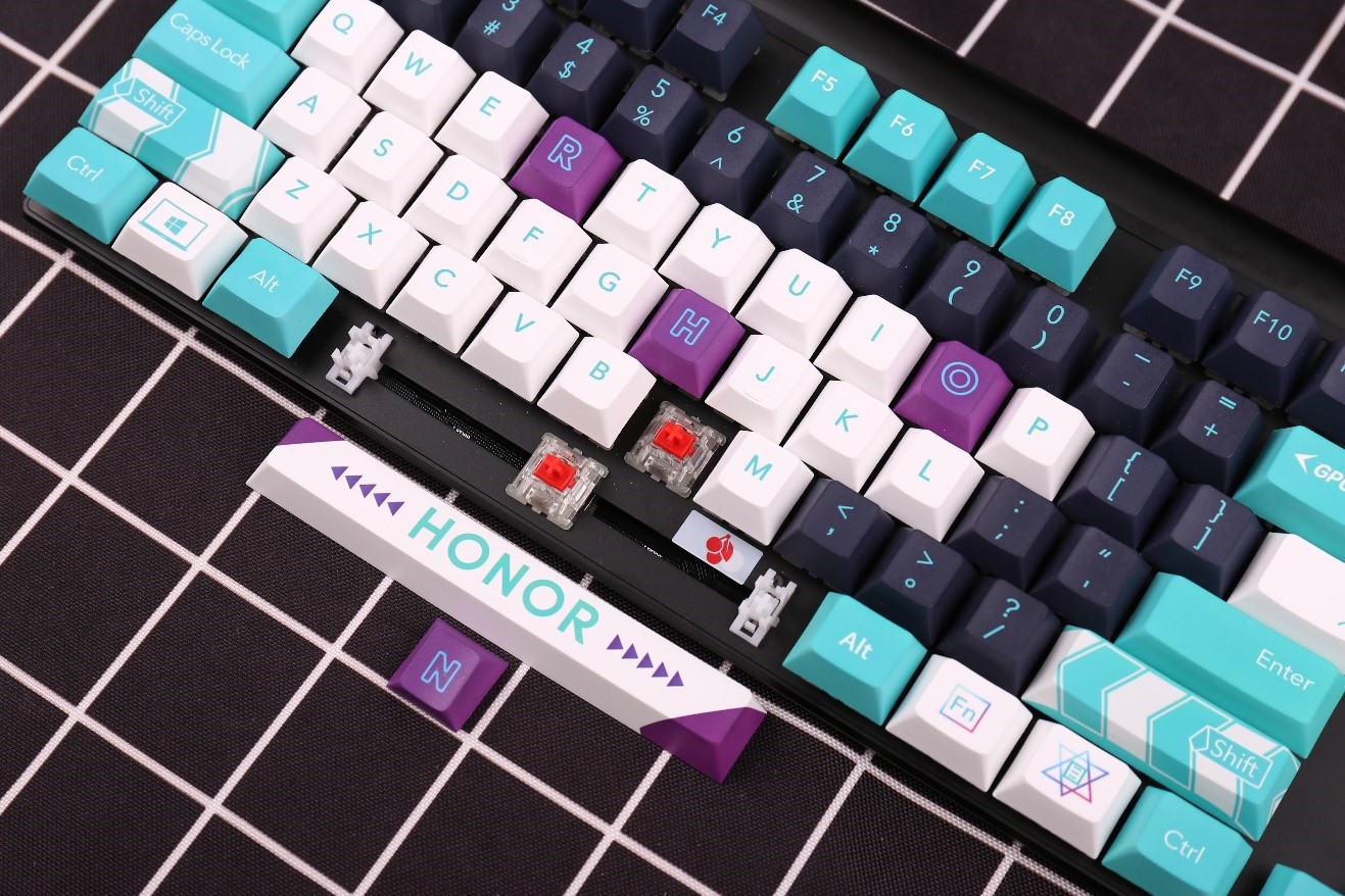 荣耀联名cherry推出电竞机械键盘,樱桃x荣耀联名键盘价格