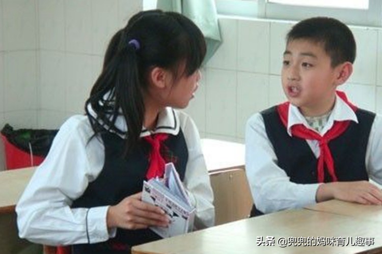 一年级把同桌抓伤了怎么办,孩子被同桌抓破脸如何找老师