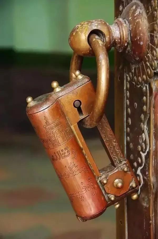 从前的锁好看钥匙也精美,从前的锁好看钥匙也精美什么意思