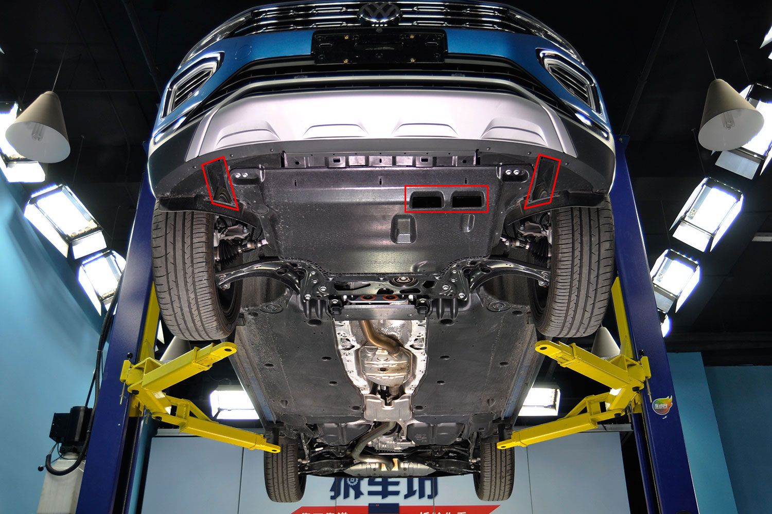 探岳发动机护板拆卸视频,大众探岳底盘装甲