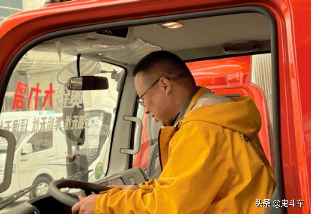 开了5年的车想卖车犹豫不决,奥铃大力哥4.2米轻卡