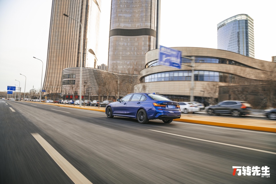 宝马330li试驾2021白色,新款宝马330li试驾