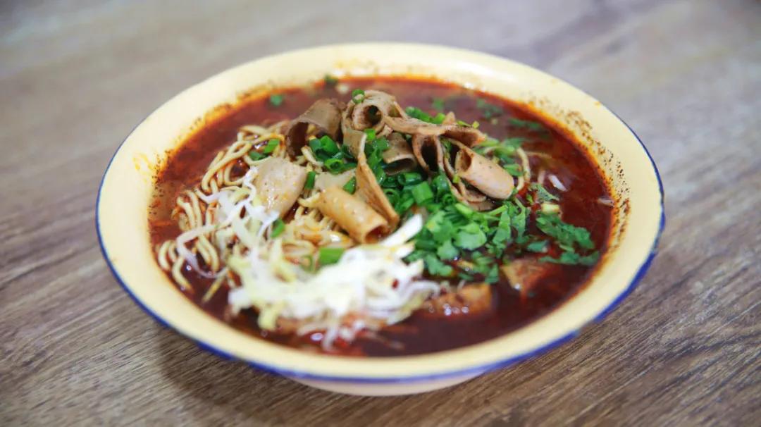 襄阳牛肉面从哪里传来的,一碗襄阳牛肉面唤醒襄阳一座城