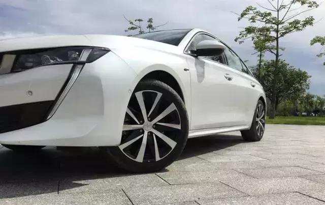 挤破头想当国产宝马X6？网友：画虎不成反类犬