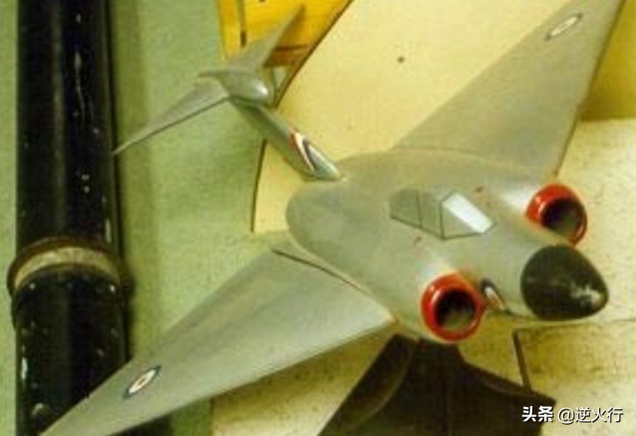 英国航空工业为何没落？没钱加上工*党**上台，这款飞机就是证明