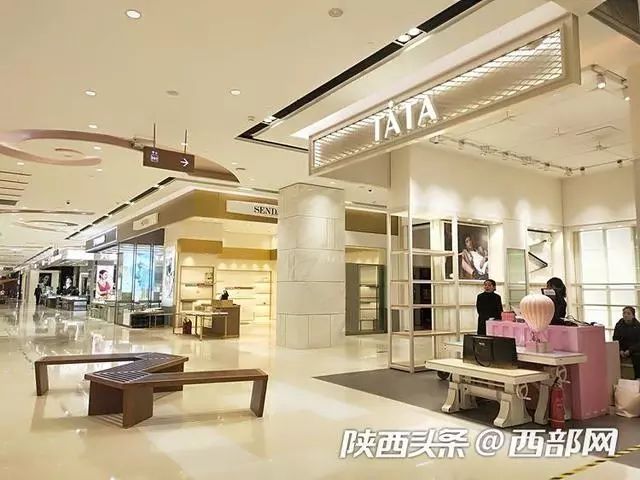 西安群光广场开业两年面临撤柜,管理人员:一年赔几个亿,不关不行