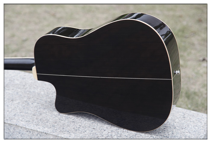 与其怒砸“烧火棍”，不如买一把品牌吉他