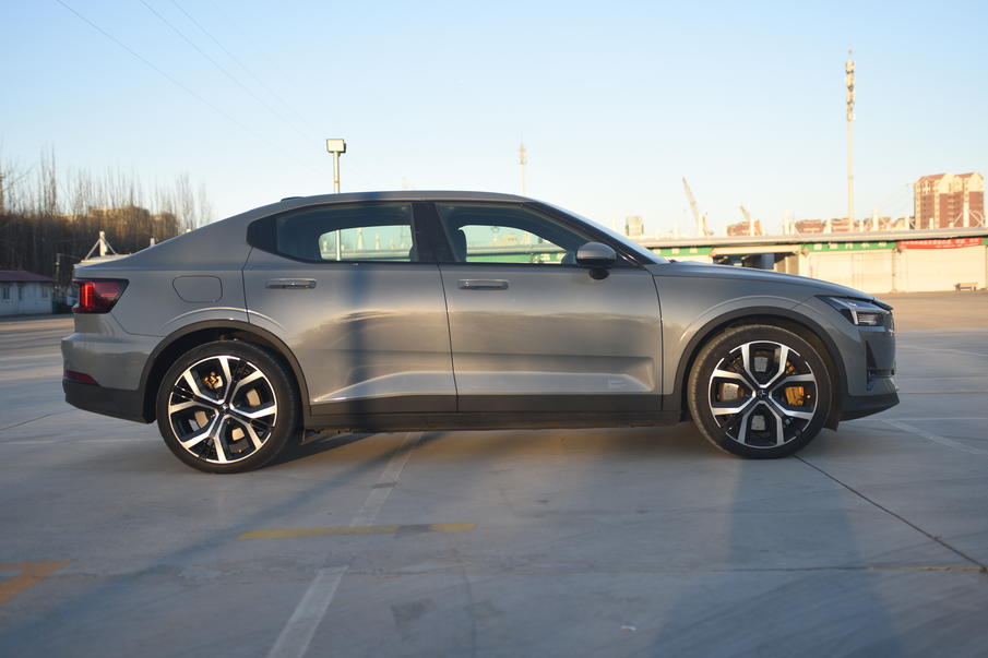 特斯拉新款model3与极星2,特斯拉新款model3和极星2