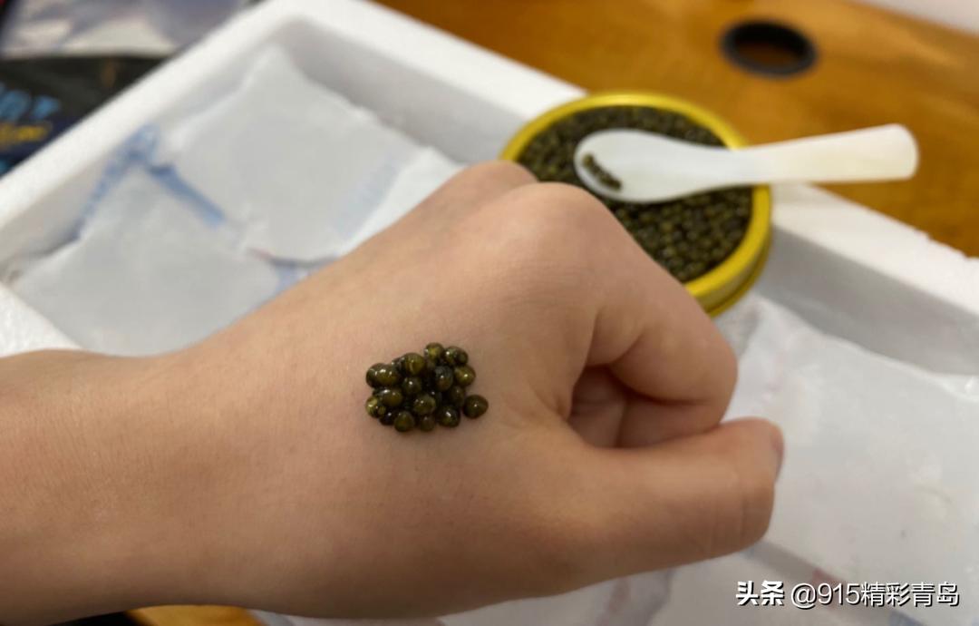 品尝鱼子酱为什么用手背,鱼子酱可以放手背上吃吗