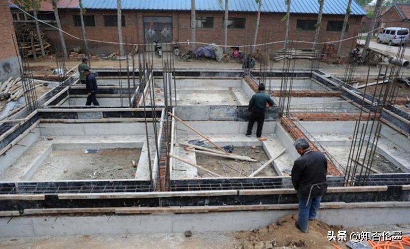 盖房地梁和地圈梁都必须做吗,农村建房地圈梁的如何做最稳固