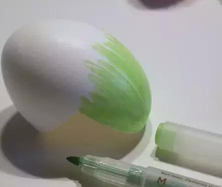 鸡蛋壳托盘手工作品创意,鸡蛋壳手工制作创意粘贴墙面画