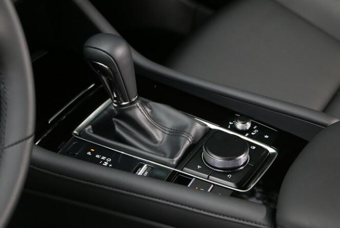 卡罗拉马自达3,马自达3好还是卡罗拉好