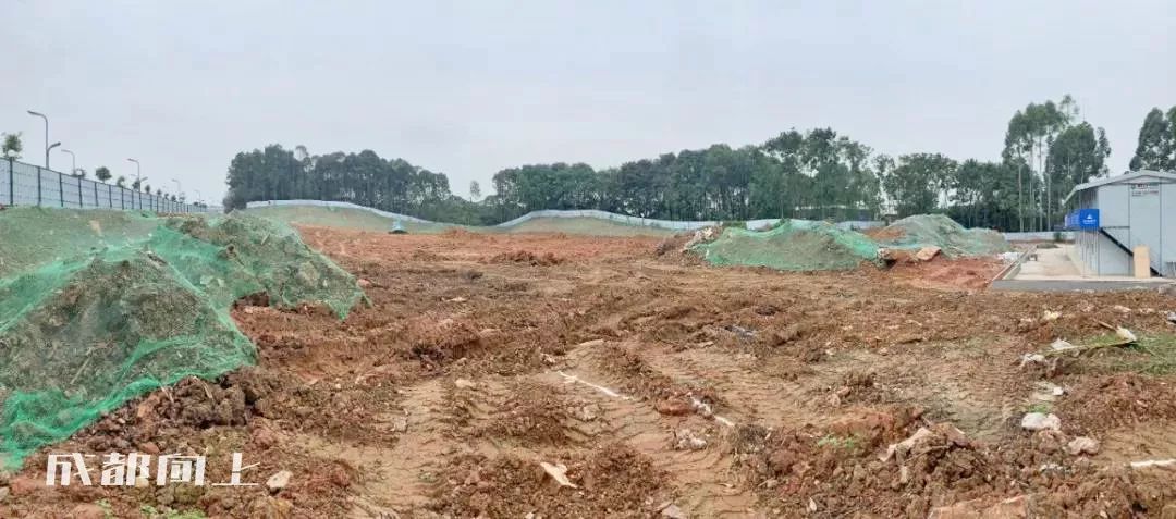 大运村建设火热朝天，成都大学已经上天