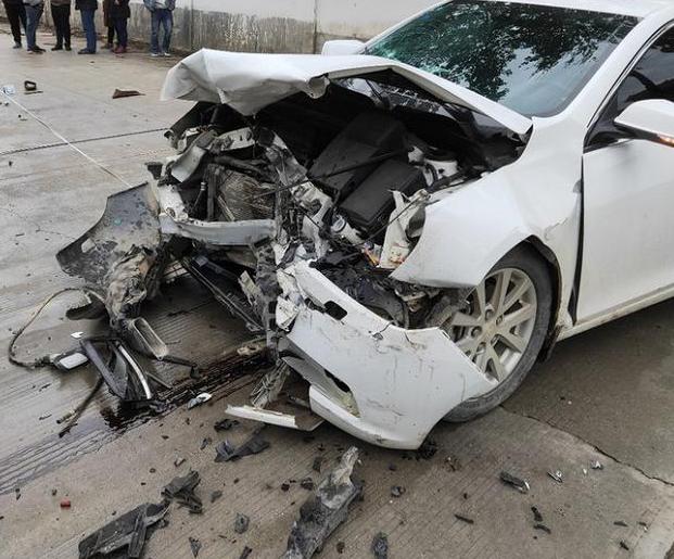 雪佛兰迈锐宝xl和朗逸哪个好,雪佛兰迈锐宝碰撞视频