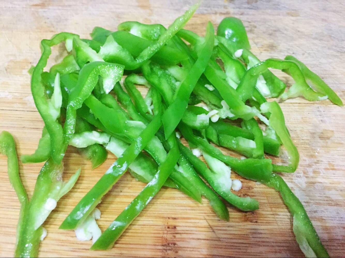 为什么猪肚煮出来很干,为什么猪肚要先炒一下再煮