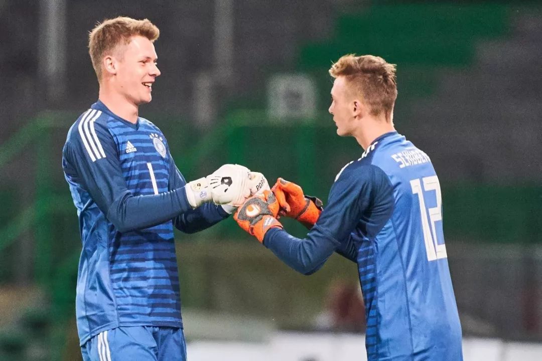 巴萨vs沙尔克完整版,沙尔克巴萨