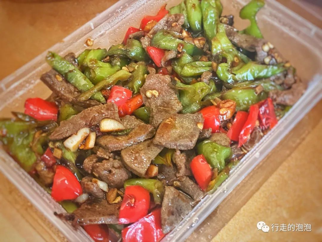 「岳阳攻略」被誉为“湖南夜宵扛把子”的烧烤城，还是小龙虾基地