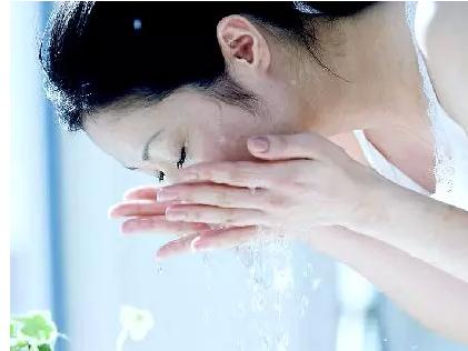 毛孔粗大油光满面的皮肤有救么,毛孔粗大油光满面怎么解决