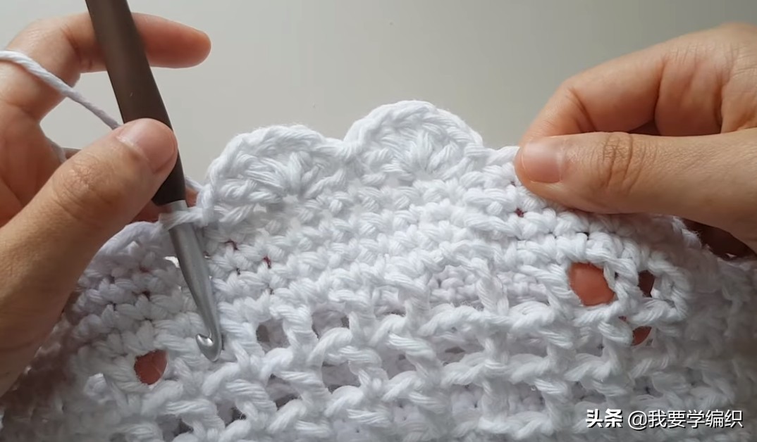 最简单的钩包包教程,毛线钩细挎包带的简单钩法