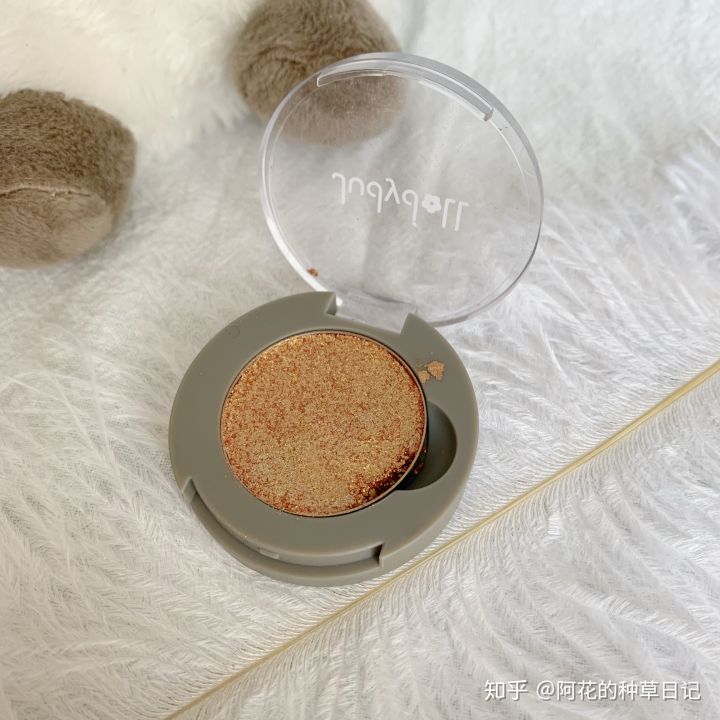 化妆品分享空瓶 (攒了一年又一年的化妆品空瓶)