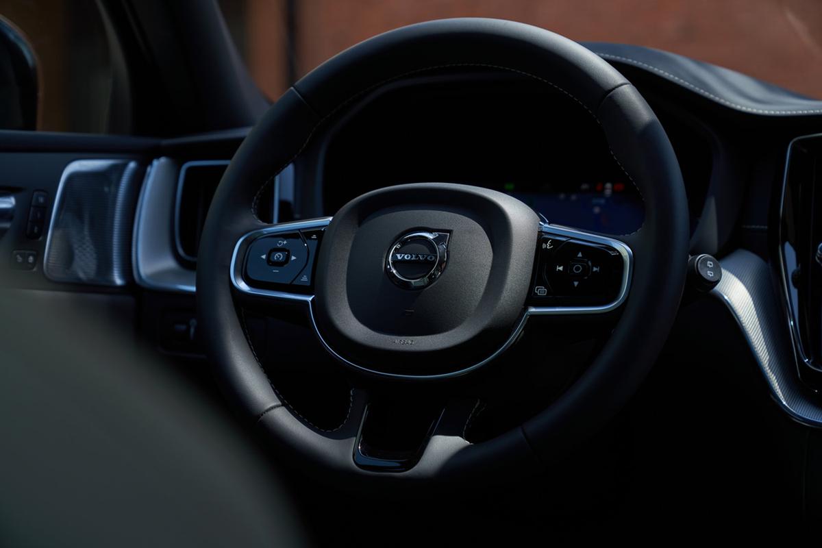 沃尔沃XC60安全测评,沃尔沃suvxc90和xc60选哪个