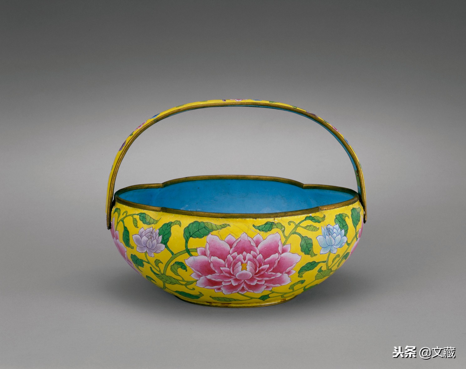 中国传统珐琅工艺技法,明成化掐丝珐琅器特征