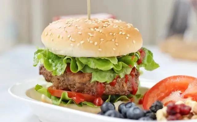 中国妈妈和日本妈妈比赛晒早餐，网友：真羡慕，难怪幸福感满满