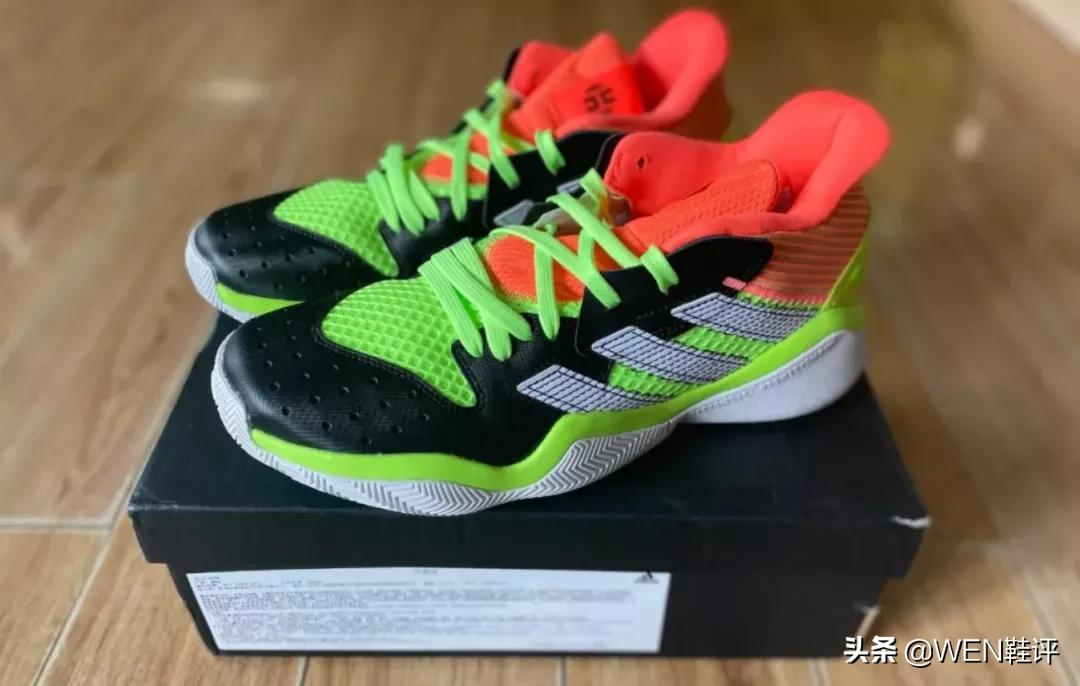 小体重打球该买什么鞋,小体重买羽毛球鞋应该注意什么