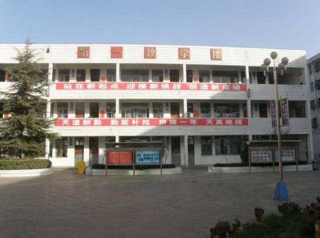 河南最牛中学,河南考清华北大最多的县城排名