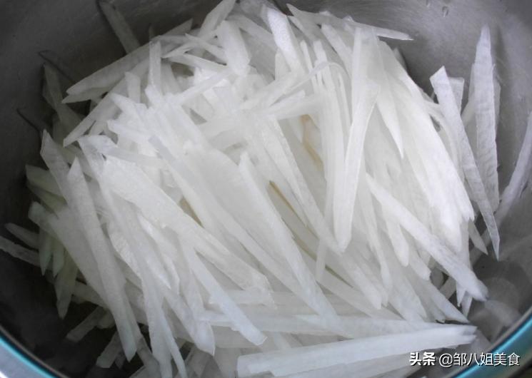 冬天晒萝卜丝的方法,晒干萝卜丝冬天怎么吃