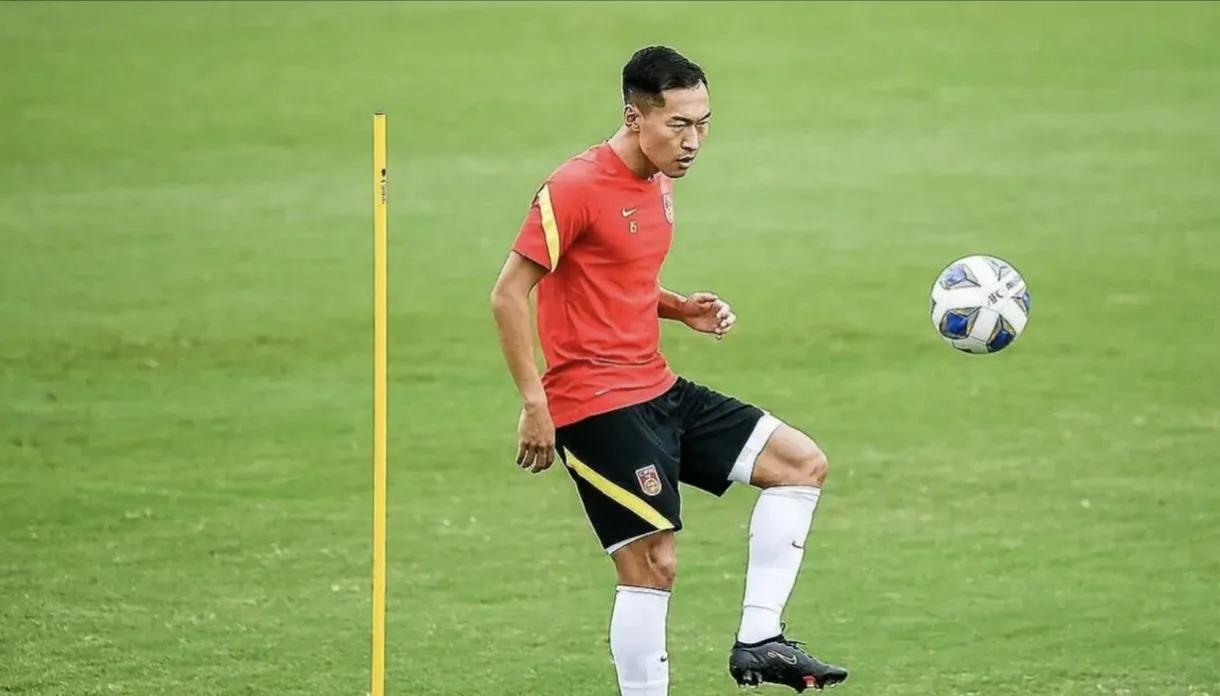 国足应向朝鲜男足学习朝鲜队在2010年世界杯只与巴西差一粒进球