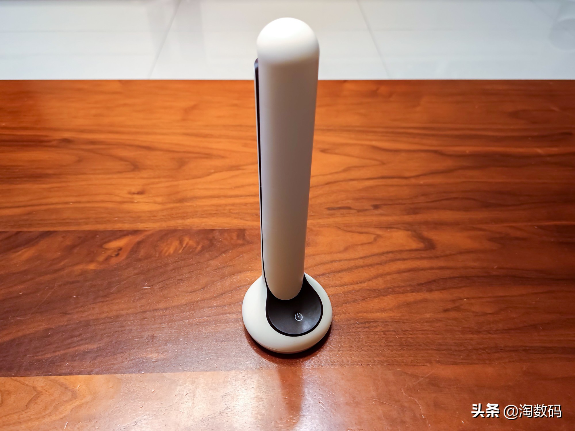 国货内卷无情：￥13块钱的3色温2400mAh充电式触控台灯开箱晒个单