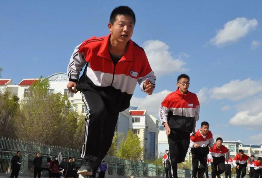 中考体育跑步如何又快又省力,400米跑步最快最省力在家训练方法