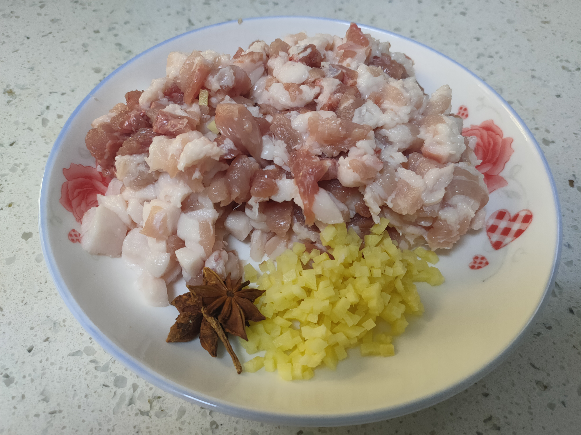 做炸酱面用什么甜面酱最好,炸酱面要干黄酱还是甜面酱