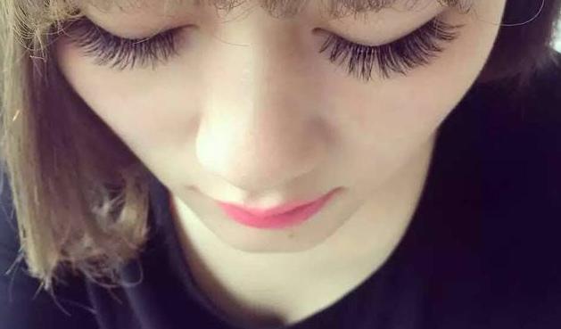 朵毛嫁接睫毛细节教程,嫁接睫毛的效果如何