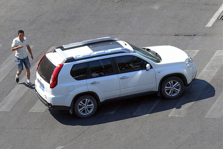 交警提醒5种闯红灯行为不再扣分,交通违法不小心闯红灯