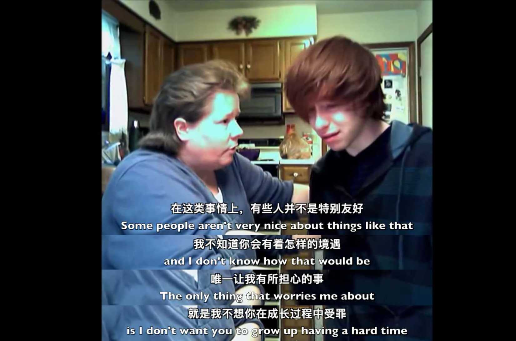 孩子知道母亲喜欢上别人了,得知儿子恋爱妈妈应该如何说