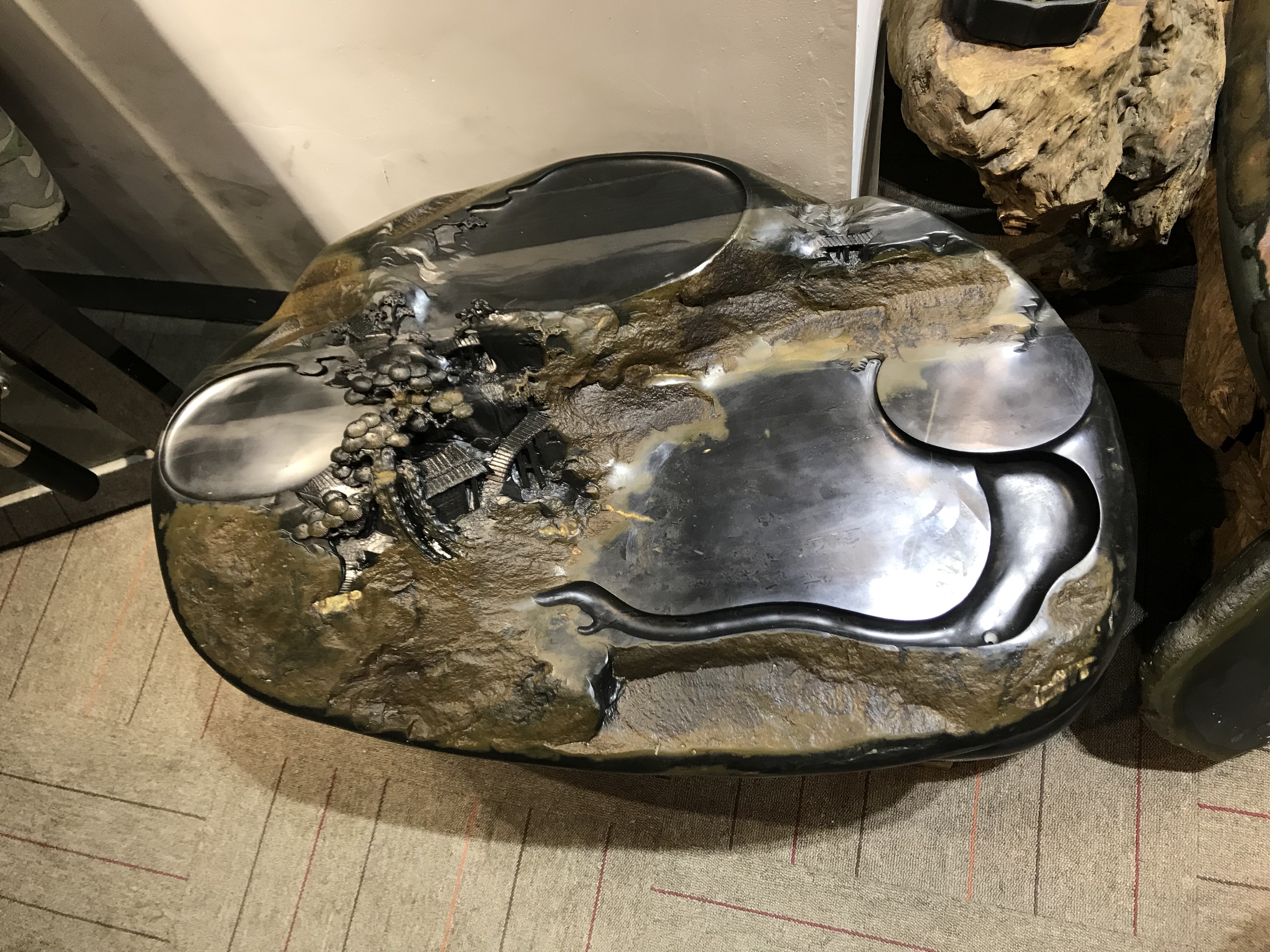 把石头雕刻成刀,把石头雕刻成工艺品