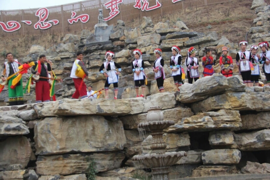 鍏嬩緷榛戠伀鎶婅妭绡濈伀鏅氫細,鍏嬩緷榛戠伀鎶婅妭鐜板満鐩存挱