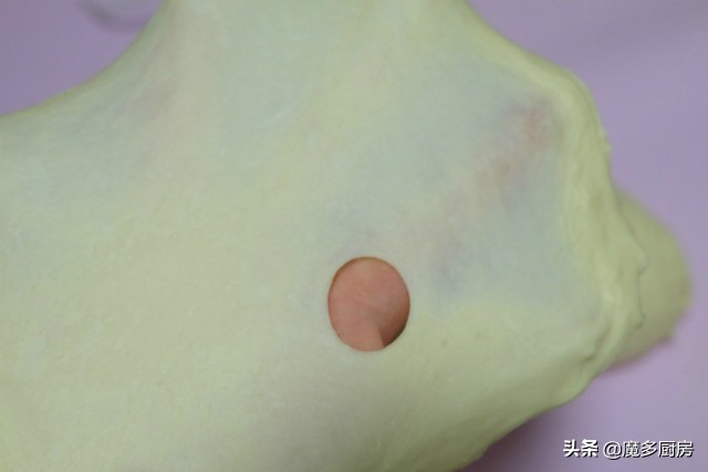 新手做面包用手揉面哪种方法简单,如何揉面发酵做面包