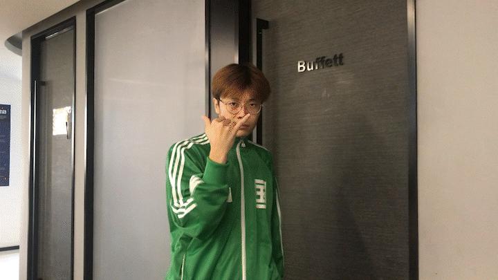 安踏和鸿星尔克跑鞋哪个穿上舒服,安踏跑鞋和鸿星尔克哪个好