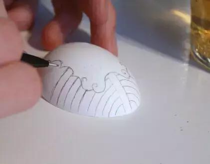 鸡蛋壳托盘手工作品创意,鸡蛋壳手工制作创意粘贴墙面画